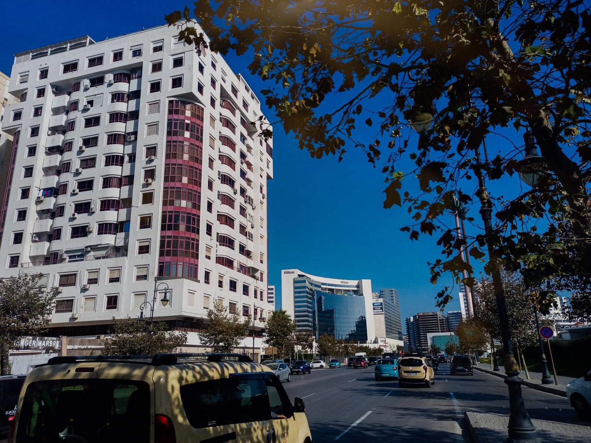 Amazing Appartement Au Centre Ville En Face Hilton & Gare Train De Tgv De Tanger 2N Eksteriør billede