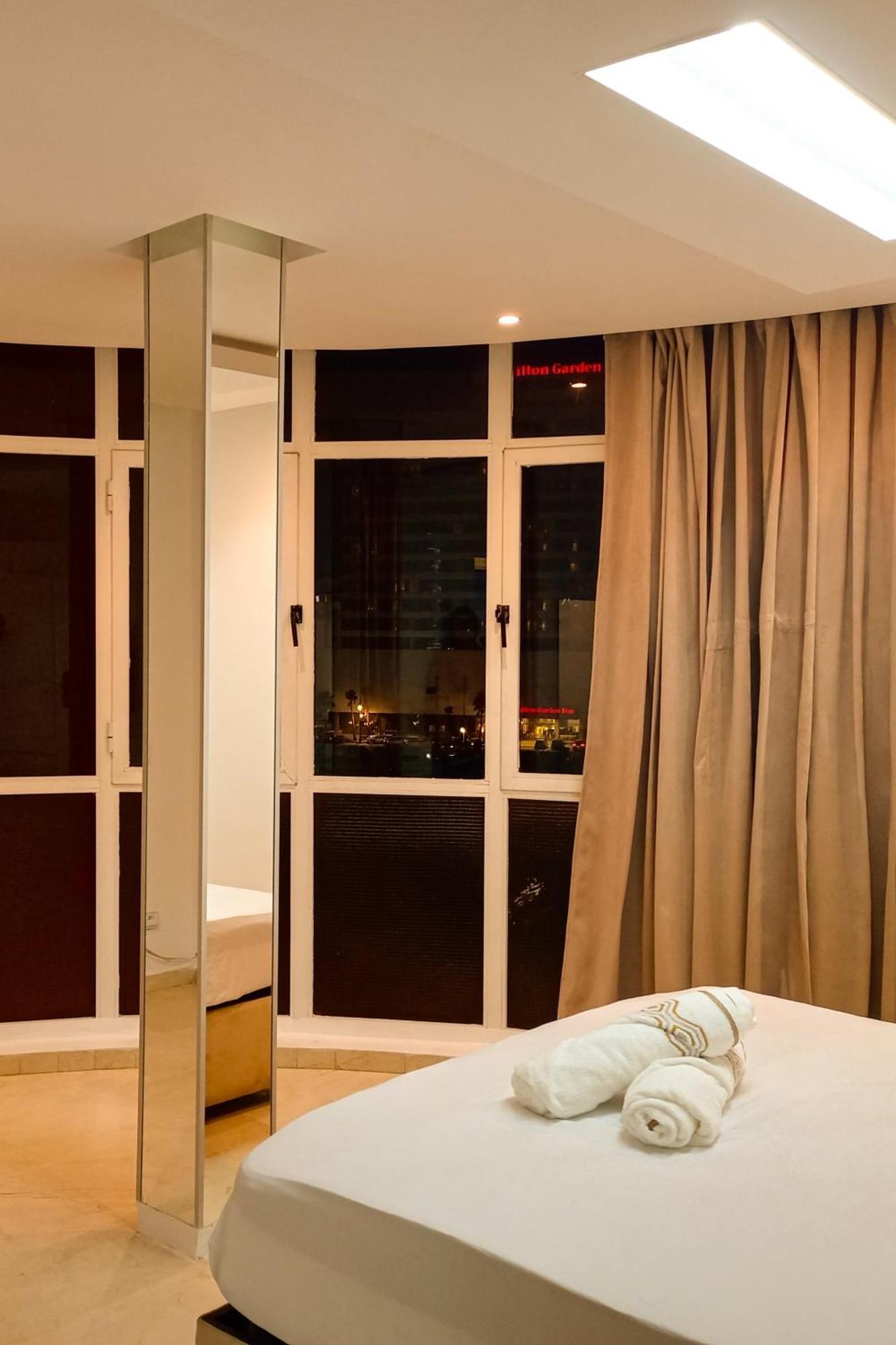 Amazing Appartement Au Centre Ville En Face Hilton & Gare Train De Tgv De Tanger 2N Eksteriør billede