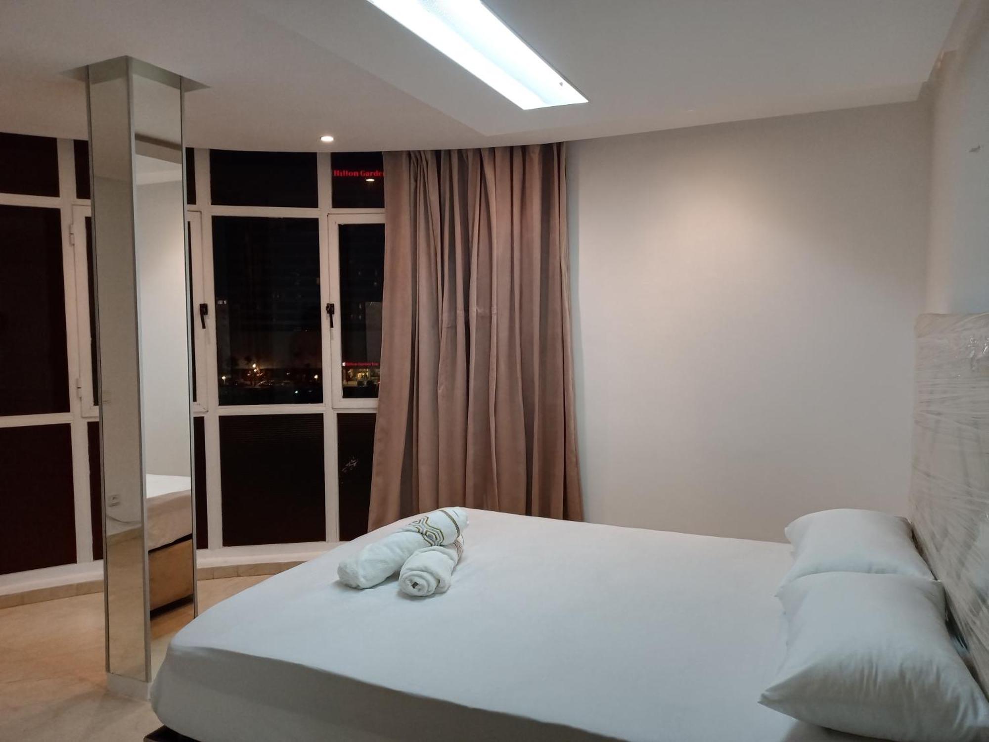 Amazing Appartement Au Centre Ville En Face Hilton & Gare Train De Tgv De Tanger 2N Eksteriør billede